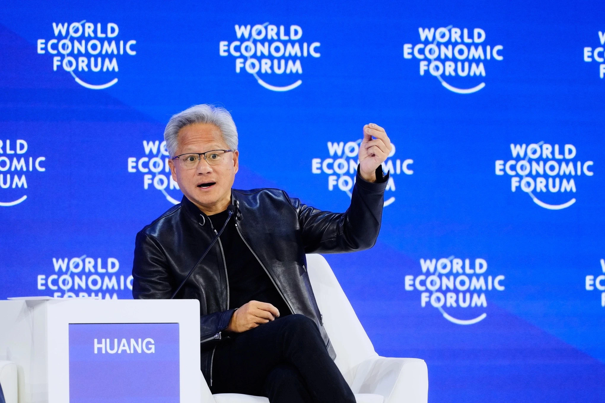 [VIDEO] CEO Nvidia bác bỏ kịch bản AI tận thế năm 2030, xác suất bằng 0