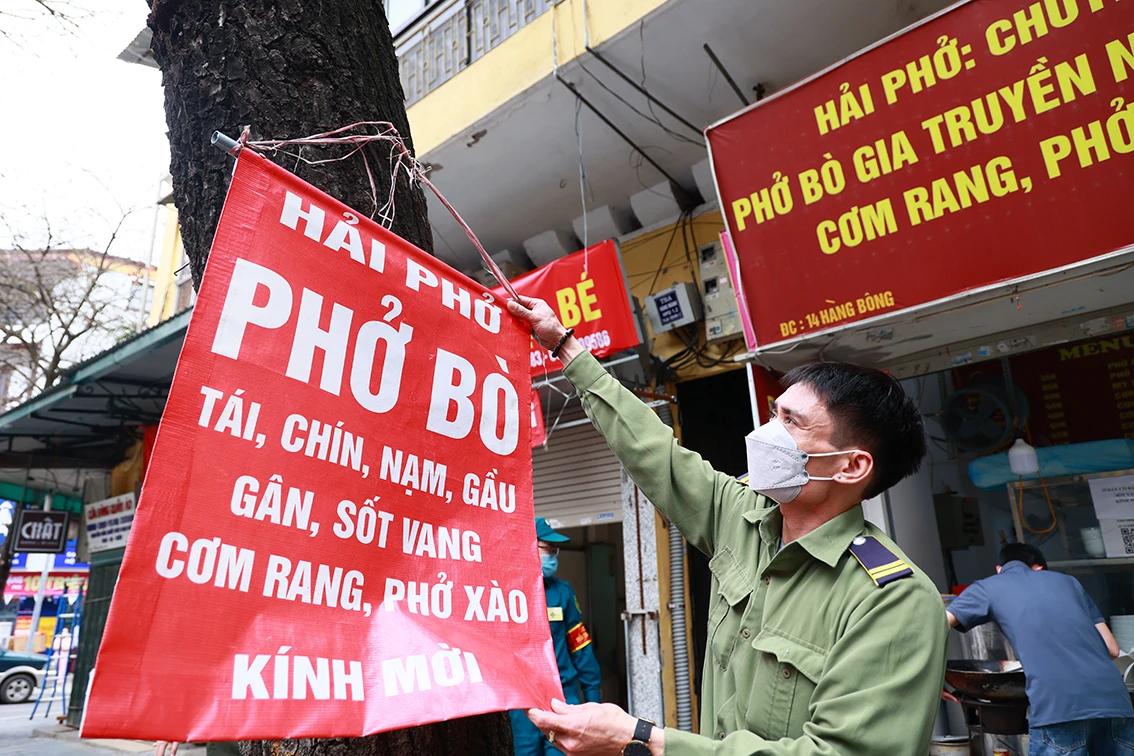 Hà Nội chỉnh trang đường phố đón khách quốc tế