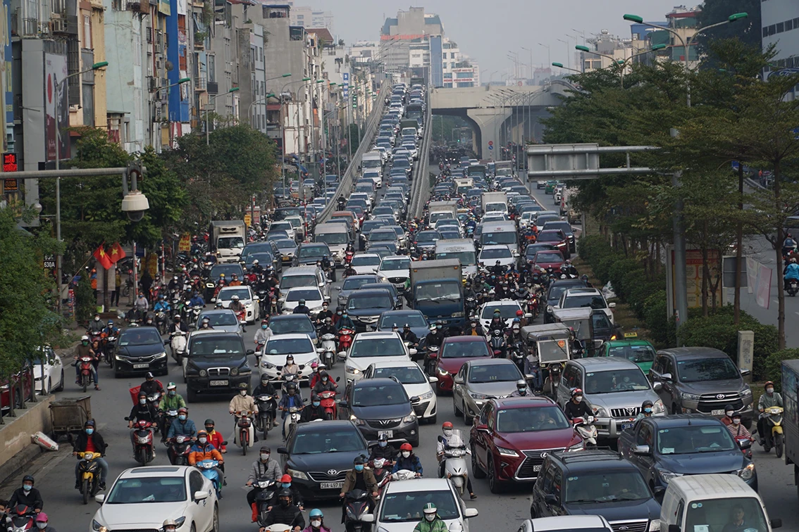 Đường phố Hà Nội kẹt cứng những ngày cuối năm