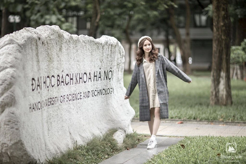 Ngẩn ngơ trước vẻ đẹp trong veo của nữ sinh ĐH Bách Khoa Hà Nội