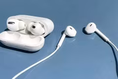 Bí mật lỗ nhỏ trên tai nghe iPhone, 90% người dùng nhầm