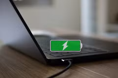 [GALLERY] 4 laptop pin “trâu” nhất 2026, dùng cả ngày không sạc