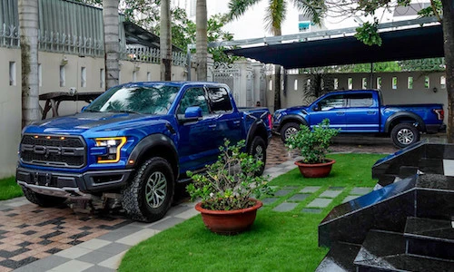 Dân chơi Sài Gòn "tậu" bán tải Ford F-150 Raptor giá 4 tỷ