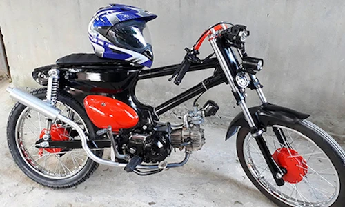 Honda Cub độ "siêu chất" chỉ 7 triệu đồng ở Bình Định