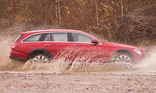 Mercedes E-Class All Terrain "chơi" địa hình cực đỉnh