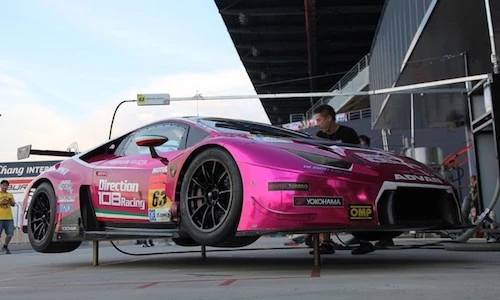 Lamborghini Huracan GT3 bản đua "báo hồng" giá 6,6 tỷ