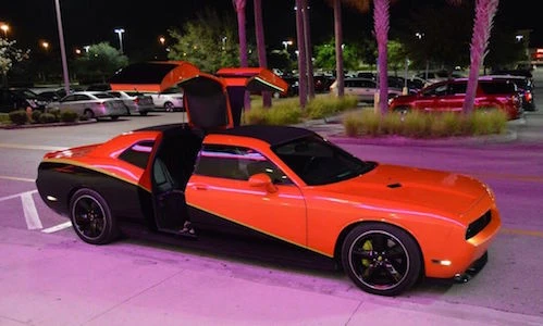 Xế cơ bắp Dodge Challenger độ limousine “cực độc“