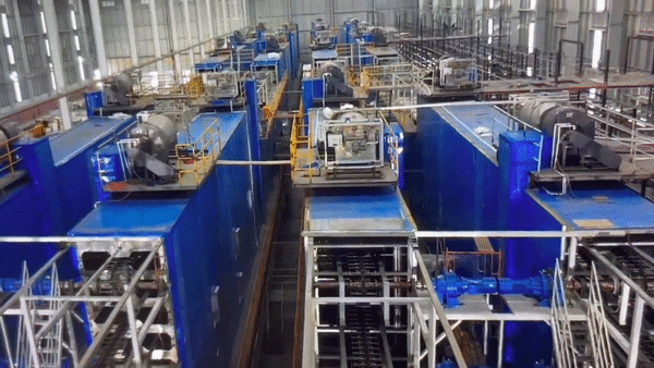 Trong đó, Công ty cổ phần Glove Đại Nam của ông Dũng ra đời vào tháng 9/2020, thời điểm dịch bệnh COVID-19 diễn biến phức tạp. Glove Đại Nam tập trung sản xuất găng tay, với mức đầu tư được CEO Nguyễn Phương Hằng hé lộ lên đến 1 tỷ đôla.