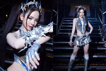Mãn nhãn với phong cách "cyberpunk" cực chất của DJ Mie