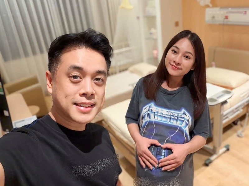 [GALLERY] Vợ chồng Dương Khắc Linh đón cặp song sinh thứ hai