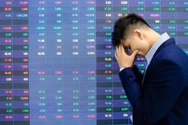 [SPOTLIGHT] Sốc: PNJ và 5 đại gia chứng khoán, ngân hàng rời nhóm tỉ USD sàn HOSE
