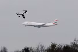 [VIDEO] Các nước dựng hàng rào trên không chống drone xâm nhập sân bay