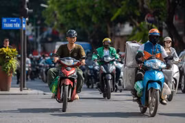 [SPOTLIGHT] Hà Nội thí điểm hạn chế xe máy cũ từ 1/7 tại phố cổ