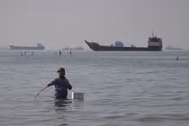 Thông tin vụ tàu bị tấn công khi đi qua eo biển Hormuz