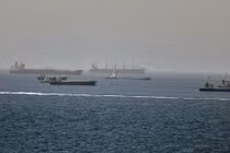 Tàu chở dầu bị tấn công, bốc cháy ở eo biển Hormuz