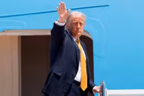 Tổng thống Mỹ Donald Trump lên đường thăm Trung Quốc
