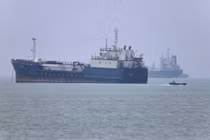 Vì sao Iran lại đóng cửa eo biển Hormuz?