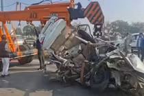 Xe tải mất lái gây tai nạn liên hoàn, 4 người thiệt mạng