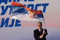 Vì sao Tổng thống Serbia Aleksandar Vucic từ chức?