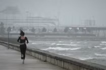 Bão đổ bộ vùng Baltic, nửa triệu người bị mất điện