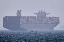 Ngành vận tải biển ra sao khi eo biển Hormuz vẫn bị phong tỏa?