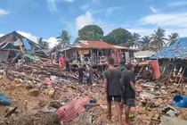 Bom thời Thế chiến II phát nổ, san phẳng loạt ngôi nhà ở Indonesia