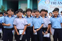 Điểm chuẩn vào lớp 10 chuyên biến động mạnh