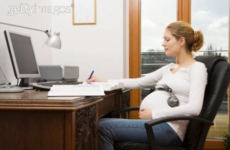 Bí quyết giúp mẹ bầu công sở sống khỏe trong thai kỳ