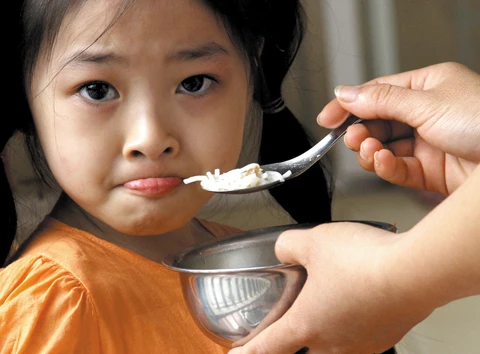 Những sai lầm khi cho bé ăn dặm gây chậm phát triển
