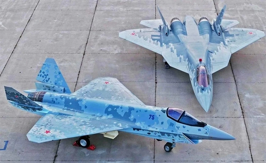 [GALLERY] Nguyên mẫu chiến đấu cơ Su-75 Checkmate lộ diện 