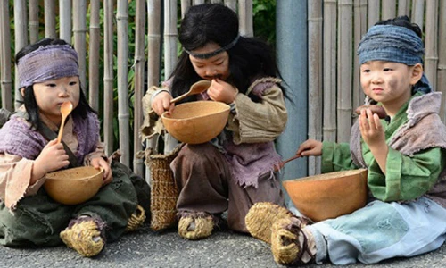 Cười ngất vì cặp sinh ba dễ thương nổi tiếng nhất Hàn Quốc
