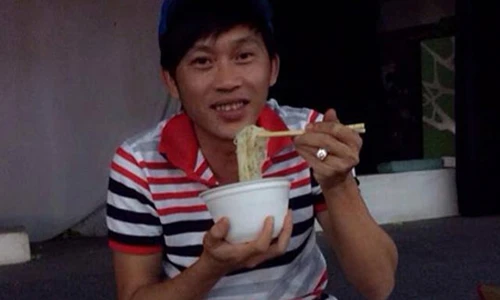 Tò mò cuộc sống sau sân khấu cực khác lạ của Hoài Linh