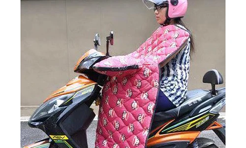 Hà Nội: Sốt xình xịch áo khoác kỳ dị to như chăn bông