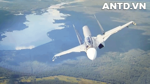 Nga đã lần đầu tiên cho Su-30SM thực chiến tại Syria và thu được kết quả tốt. Tại chiến trường Ukraine, Nga cũng tung ra một số lượng lớn chiến đấu cơ này.