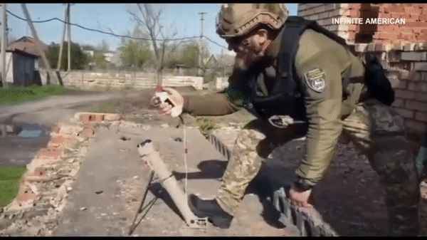 "Theo ước tính của các chuyên gia, Mỹ và đồng minh đã chi khoảng 20 tỷ USD viện trợ quân sự cho Ukraine trong năm nay”, ông Nebenzya nói.