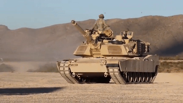 Tổng thống Ramzan Kadyrov còn gọi những chiếc xe tăng M1 Abrams của Mỹ là "đồ chơi".