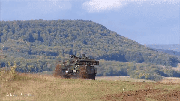 Sức mạnh hỏa lực của Leopard 2A7 nằm ở khẩu pháo nòng trơn Rheinmetall 120 mm / L55, hiện tại đây là khẩu pháo tăng tốt nhất thế giới.