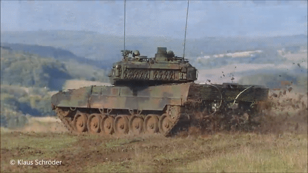 Giáp của Leopard 2A7 dạng module hóa, tức là các thành phần hư hỏng sẽ dễ dàng được thay thế ngay cả trong điều kiện dã chiến.