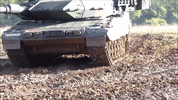 Xe tăng Leopard-2A7 ra đời để đáp ứng các yêu cầu hoạt động chiến tranh tại các khu vực đô thị, nơi mà lợi thế của xe tăng giảm do tầm quan sát hạn chế.