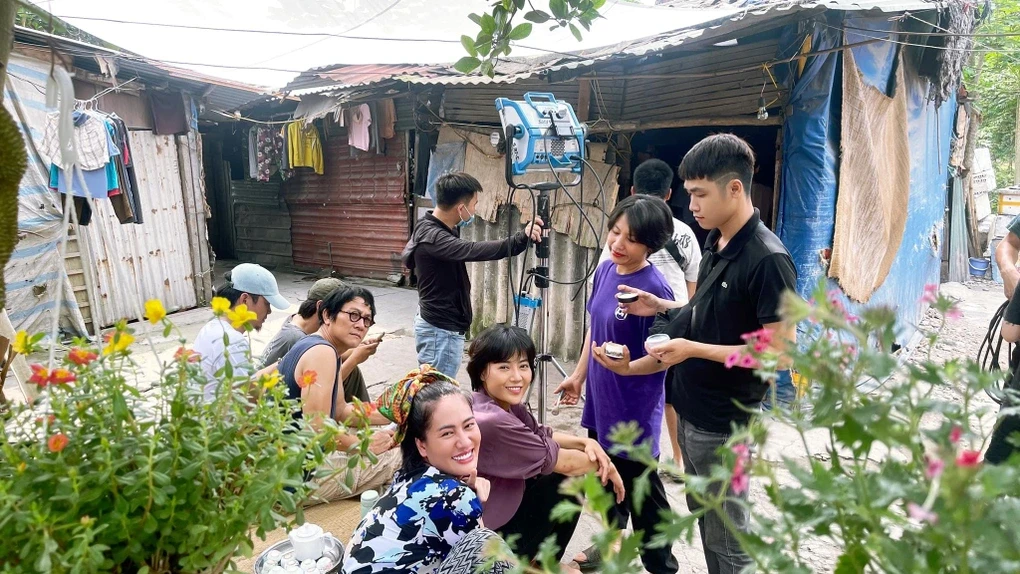 Những cảnh hậu trường phim “Cuộc đời vẫn đẹp sao“
