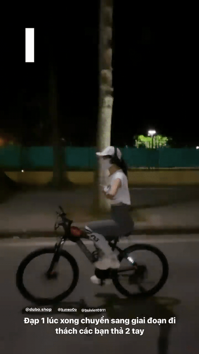 Gần đây nhất, Lê Bống gây tranh cãi khi chia sẻ trên story Instagram hình ảnh đạp xe trên hồ Tây.