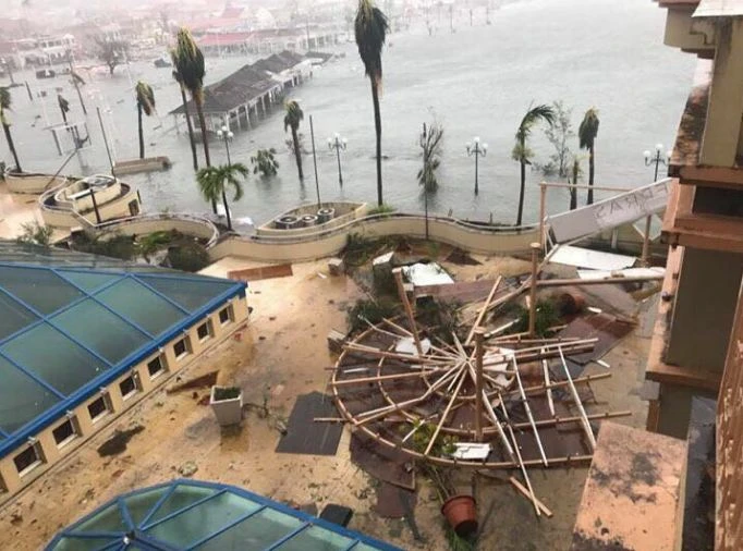 Sân bay độc đáo nhất thế giới hư hại nặng vì bão Irma