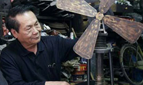 Đại gia Hà Nội săn quạt “đồng nát” nghìn đô