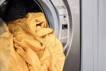 Bao lâu nên giặt ga giường và khăn tắm một lần?