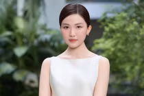 “Tình địch” của Hồng Diễm giờ gợi cảm, tận hưởng cuộc sống tự do