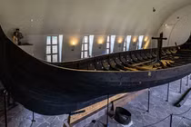 Người Viking có thật sự dùng tên lửa thiêu thuyền tang lễ?