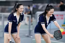 Bảo Anh khoe đôi chân dài cực phẩm khi diện quần ngắn chơi Pickleball