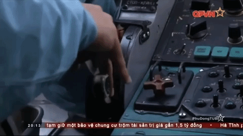Trực thăng Ka-28 có kíp lái 2 - 3 người; nó có tốc độ tối đa 270 km/h, tầm tác chiến lên đến 900 km với trần bay 5.000 m. Kíp lái cả Ka-28 gồm có một phi công chính và một phi công phụ cùng một sĩ quan điều khiển hệ thống vũ khí trên máy bay. Nguồn ảnh: QPVN.