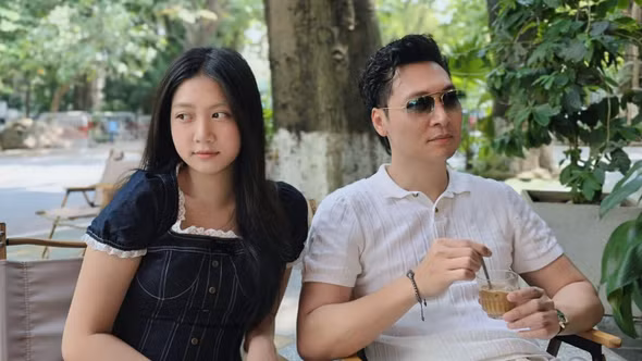[GALLERY] Con gái Mạnh Trường gây chú ý với nhan sắc xinh đẹp ở tuổi 17