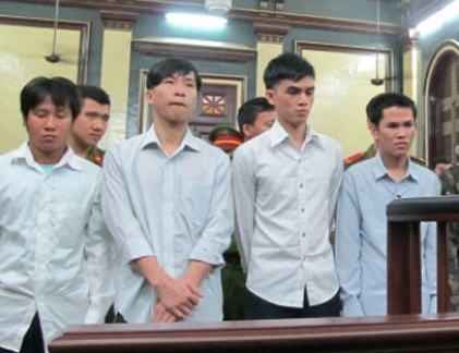 Tử hình 2 kẻ chặt tay cô gái cướp xe máy SH?